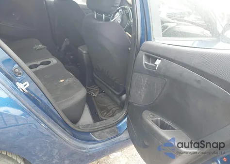 2017 Hyundai Veloster Value Edition z USA, uszkodzony, nr VIN KMHTC6AD4HU322133